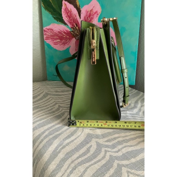Michael Kors Evergreen size large 3in 1 bag Cross/Shoulder/Handbag - Picture 5 of 5